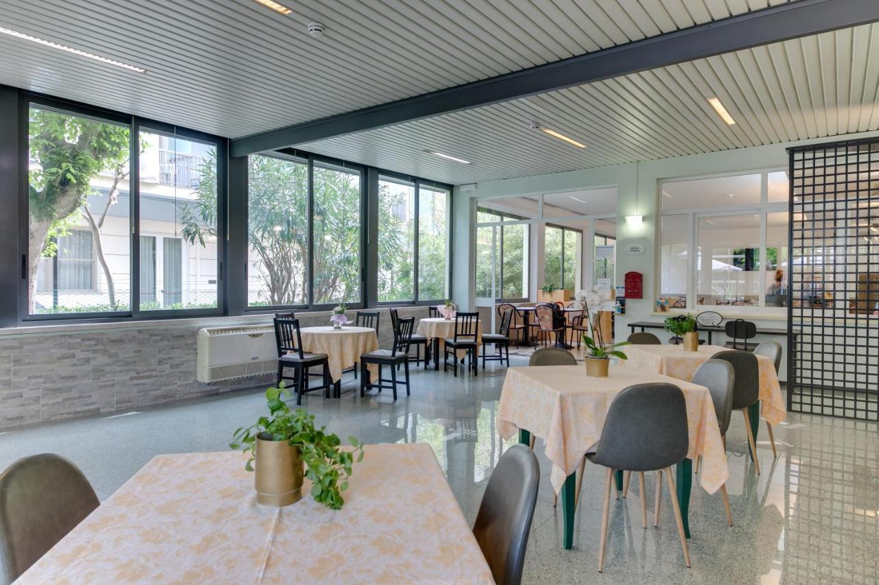 Hotel Villa Merope Rimini Ngoại thất bức ảnh